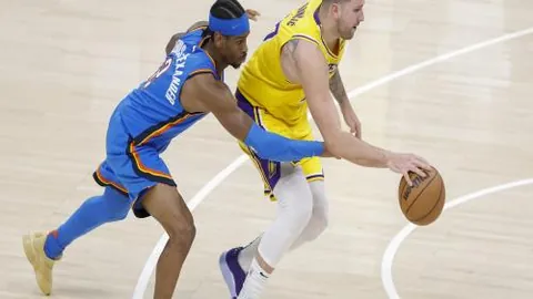 “曼联与切尔西英超对决均以平局落幕”